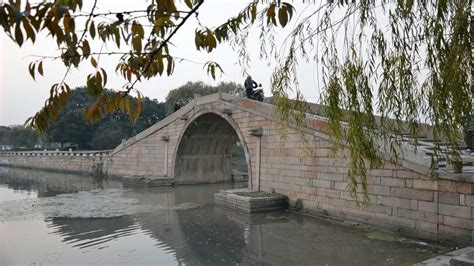 苏州古城的缩影，小桥流水、粉墙黛瓦的平江路