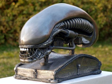 Alien Head Props 的图像结果