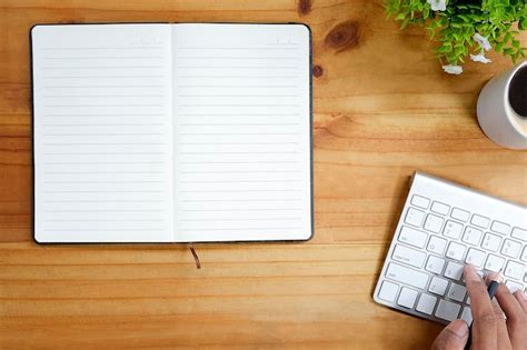 Human Using a Computer 的图像结果