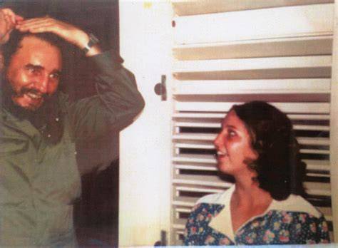 Fidel Castro Signed Book | RR Auction