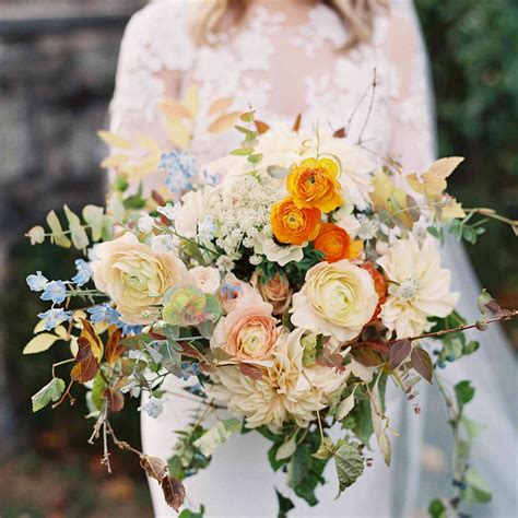 47 Beautiful Bouquets for a Fall Wedding