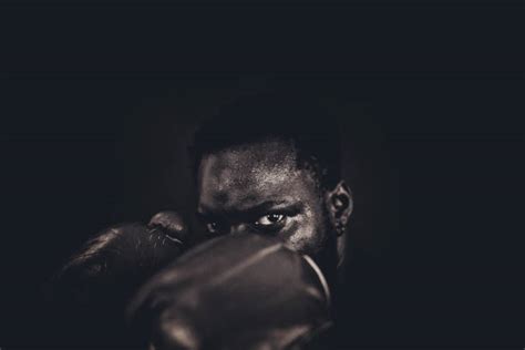 Boxing Black and White 的图像结果