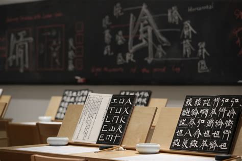 一周艺术人物｜徐冰的“文字语言”，伯施曼的《中国建筑》_腾讯新闻