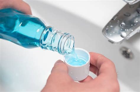 Study finds alcohol mouthwashes can affect oral health