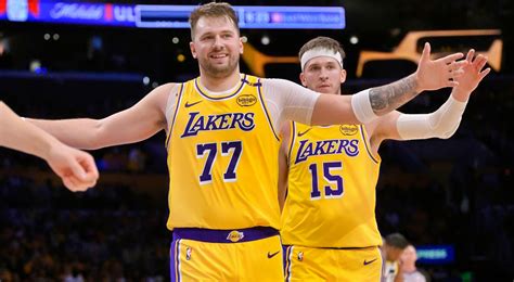 Courtside Females at Lakers Game Are Going Viral After Stealing The ...