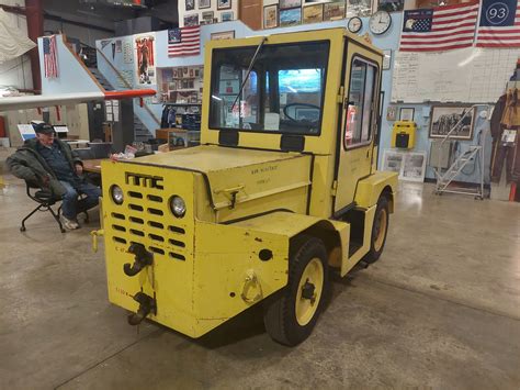 Chrysler Slant-Six Powered Air Tug Hauls Old Warplanes, Not Cessnas - autoevolution