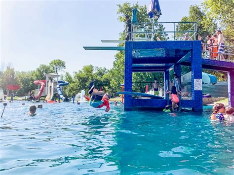 {A morning spent at Burger's Lake} - HALL AROUND TEXAS