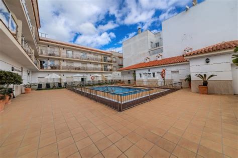 HOTEL APARTAMENTOS LOTO CONIL (Conil de la Frontera, Costa de la Luz ...