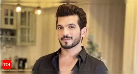 Exclusive - Snake spotted on the sets of Arjun Bijlani and Nikki Sharma ...