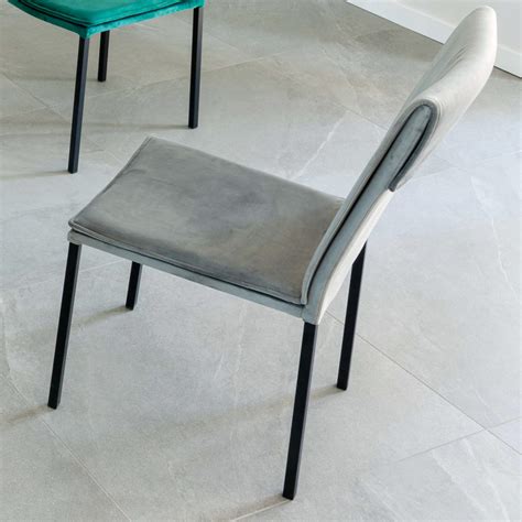 Chair in stain-resistant velvet and black structure