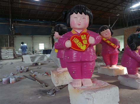 玻璃钢卡通人物雕塑美化广州大埔围村-方圳雕塑厂