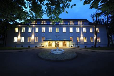 DER LINDENHOF (Gotha) - Hotel Reviews, Photos, Rate Comparison ...