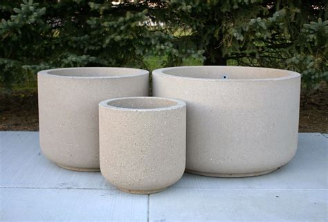 FEATURED LARGE ROUND CONCRETE PLANTERS | Doty&Sons Concrete ...