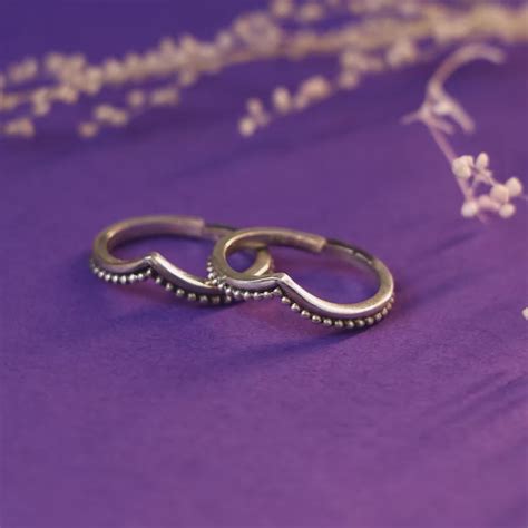 Buy 925 Silver Toe Rings for Women at Best Price – GIVA