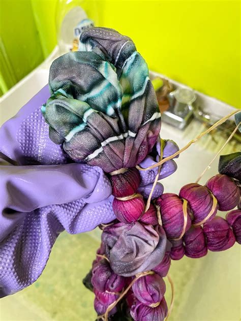 Rezultat imagine pentru Tie Dye Geode Tutorial