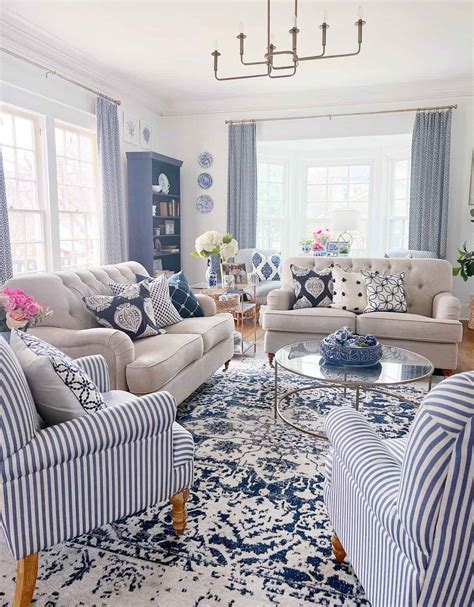 11 Blue and White Living Room Decorating Ideas - Thistlewood Farm