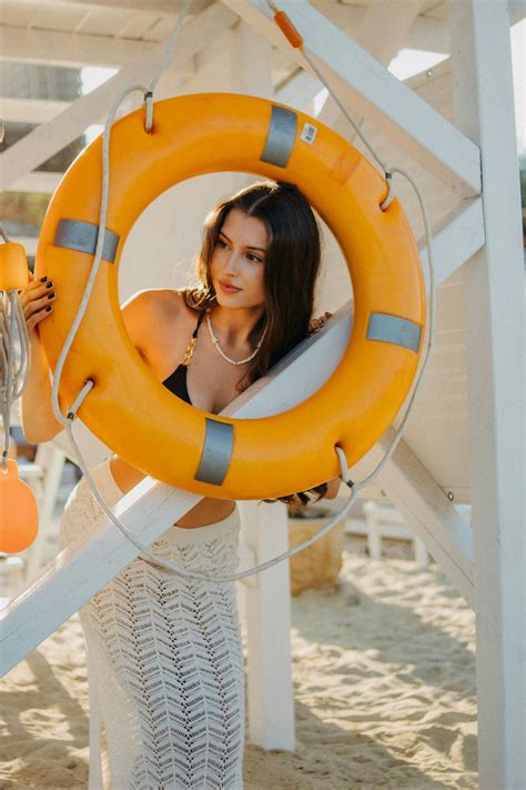 Hannah+Barron+Bikini Photos, Download The BEST Free Hannah+Barron ...