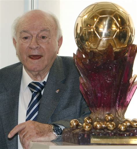 Es Alfredo Di Stefano uno de los mejores jugadores de la historia del ...