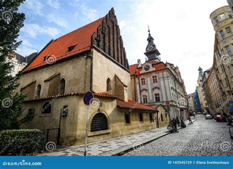 View on Ancient Old New Synagogue, Prague, Czech Republic Editorial ...