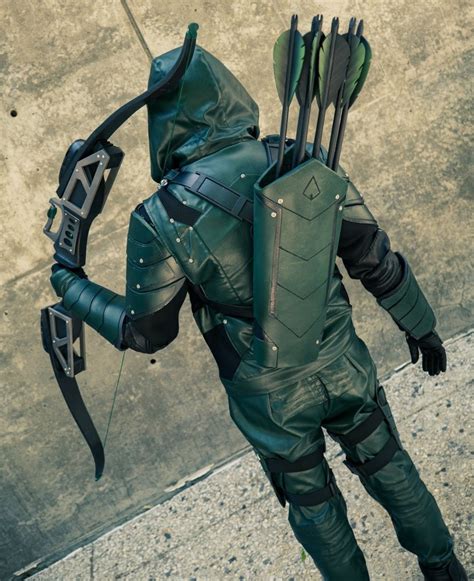 Armored Green Arrow S5 suit | Green arrow cosplay, Green arrow bow ...
