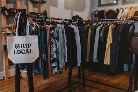 The Local Store NB 的图像结果