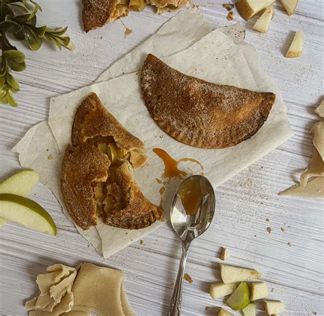 Caramel Apple Empanada Taco Bell Recipe - Banana-breads.com