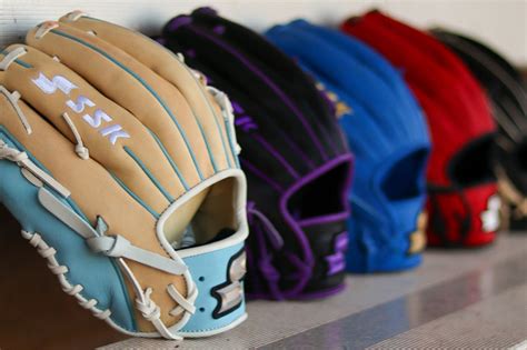 Baseball Gloves 的图像结果