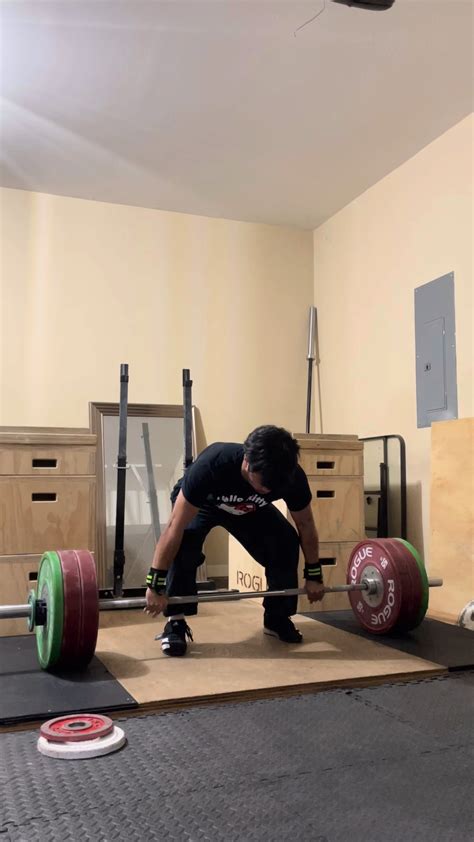 145kg (the plates are in lbs, unfortunately) : r/weightlifting