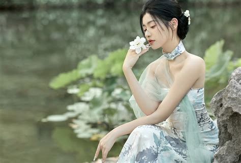 China Beauty Standards: Tradition, Modern Pressure, and the Future of ...