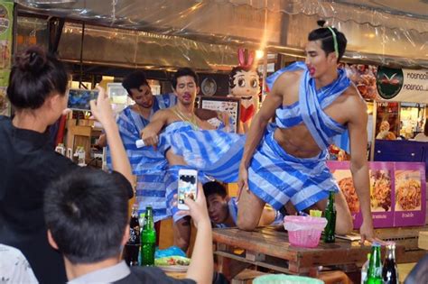 舞哥在泰国：风口浪尖上的～曼谷男模餐厅#泰国养老 - YouTube