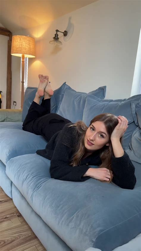 Zoe Rhode (@zoerhodeclips) - Urlebird