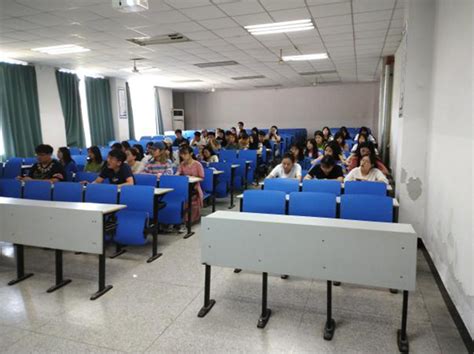 基础部英语教师参加暑期公共英语高级研修班培训-滁州职业技术学院