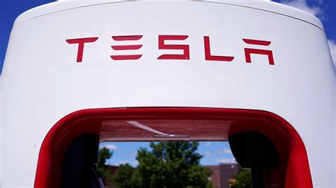 Tesla recalls 'Full Self-Driving' to fix flaws in behavior | Tech News ...