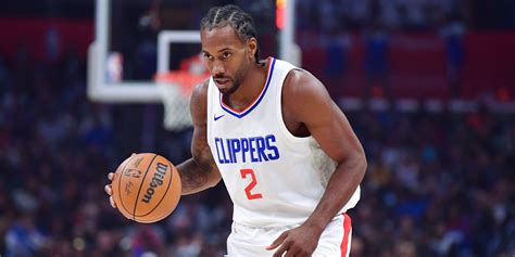 Kawhi Leonard re-signs with Los Angeles Clippers