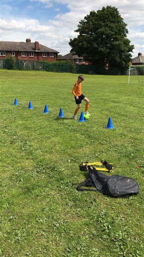 Best beginning soccer drills for kids – Artofit