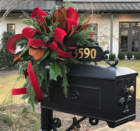 DIY Christmas Mailbox Decorations