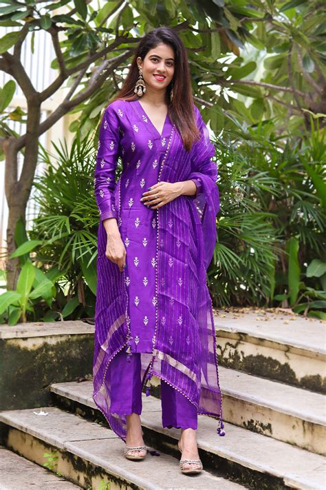 Alkananda Bodapaty In Purple Delight Handwoven Banarasi Silk Suit Set ...