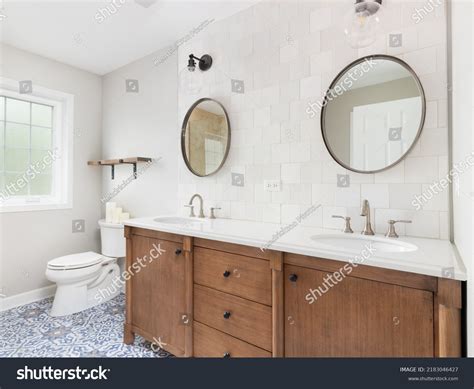 556 Victorian Floor Mirror Images, Stock Photos & Vectors | Shutterstock
