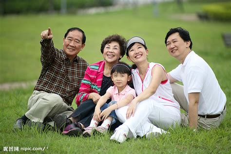 开心家庭摄影图__日常生活_人物图库_摄影图库_昵图网nipic.com