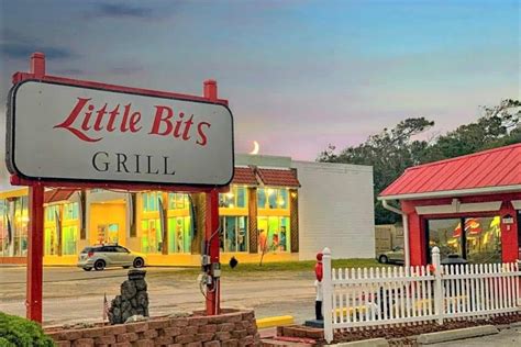 10 BEST Oak Island Restaurants (NC) - Lost In The Carolinas