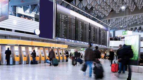 Airport Wireless Networks: Enhancing the Passenger Experience