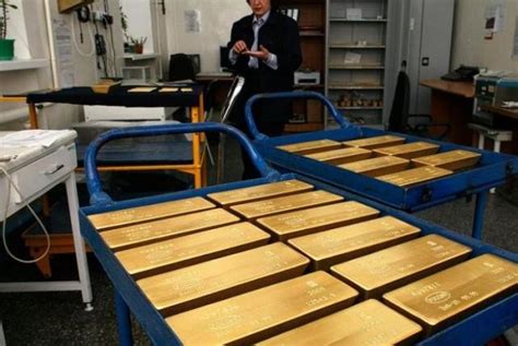 俄罗斯官方黄金储备升至2301.64吨，全球第五！那中、印、美呢？__财经头条