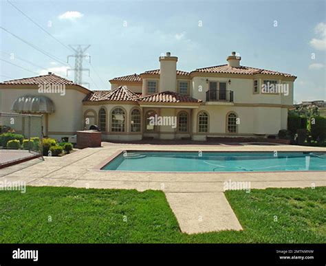 Exclusive!! Rapper Snoop Dogg is selling this Claremont, CA mansion for ...