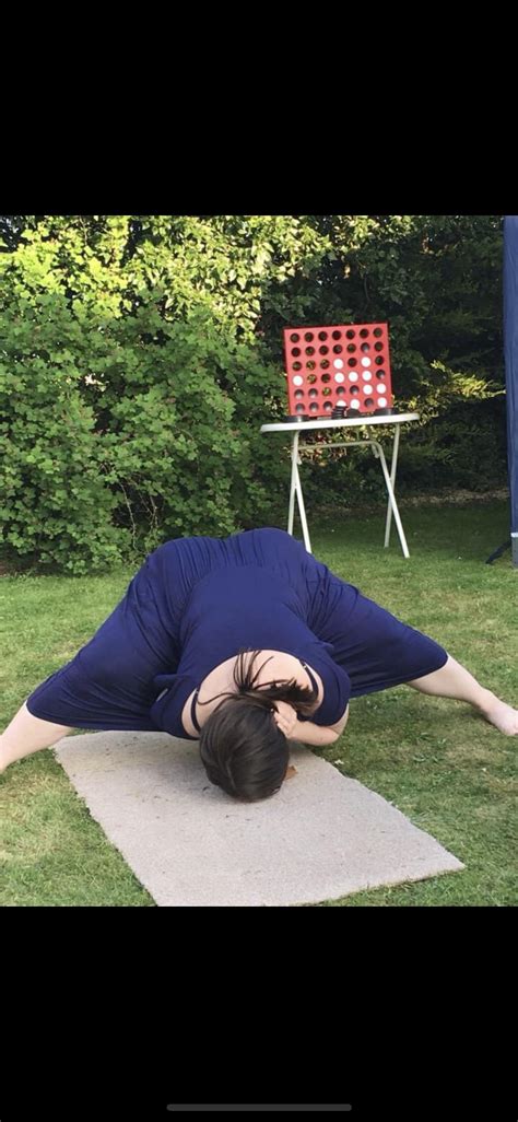 Love her bent over like that | Scrolller