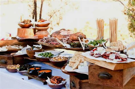 Catering Tips To Curb Down Your Wedding Catering Budget