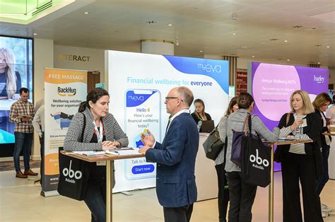 INCEPTION: Customer Reviews, Stands and Services