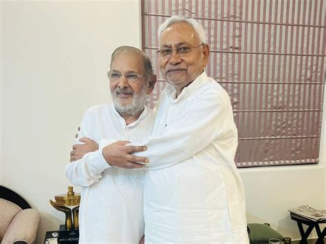 Grievances gone away! When Nitish Kumar hugged Sharad Yadav after a ...