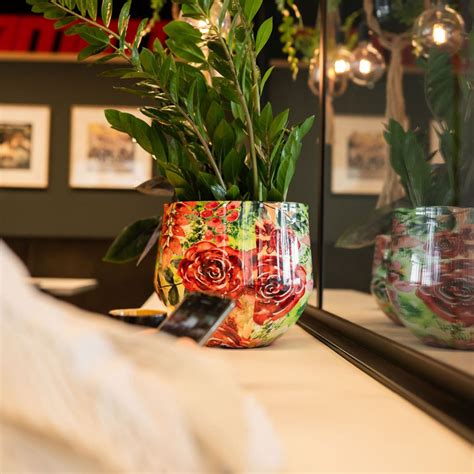 Designed by Lammie Pot Rose Rouge - Green Bubble