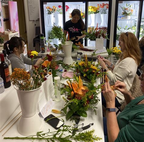 EB Flower Studio floral class | Floral arrangement classes, Flower ...