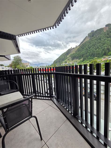 Mountain Vista Apartment! Short Stroll to the CBD - Flats for Rent in ...